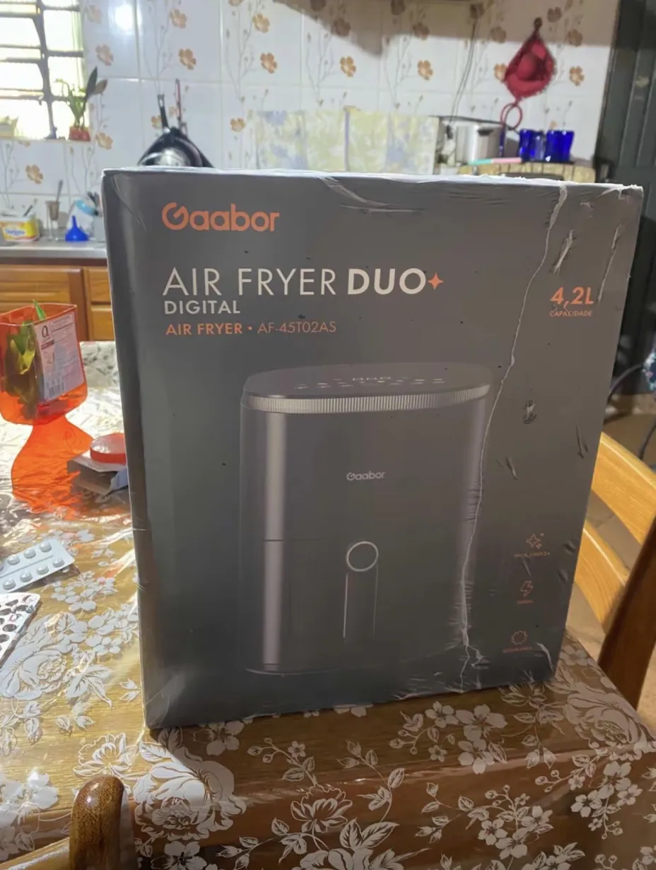 Caixa da Air Fryer Gaabor recém chegada