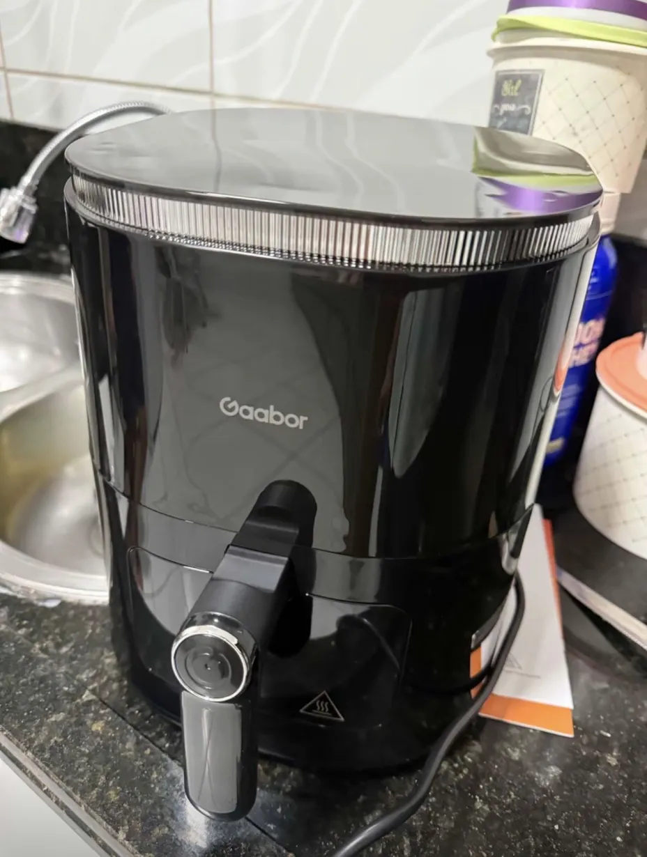 Air Fryer Gaabor instalada na bancada da cozinha
